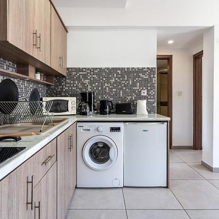 Made With Love 1-Br Apt By Finikoudes Beach Larnaca Exteriör bild