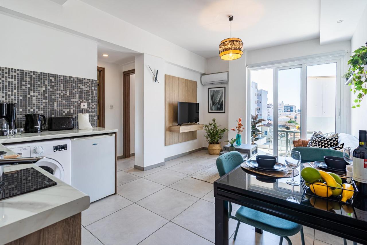 Made With Love 1-Br Apt By Finikoudes Beach Larnaca Exteriör bild