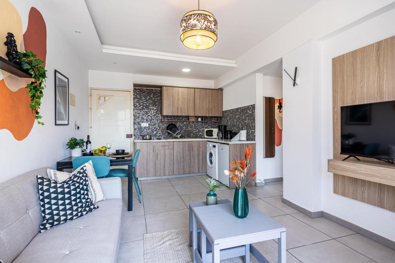 Made With Love 1-Br Apt By Finikoudes Beach Larnaca Exteriör bild