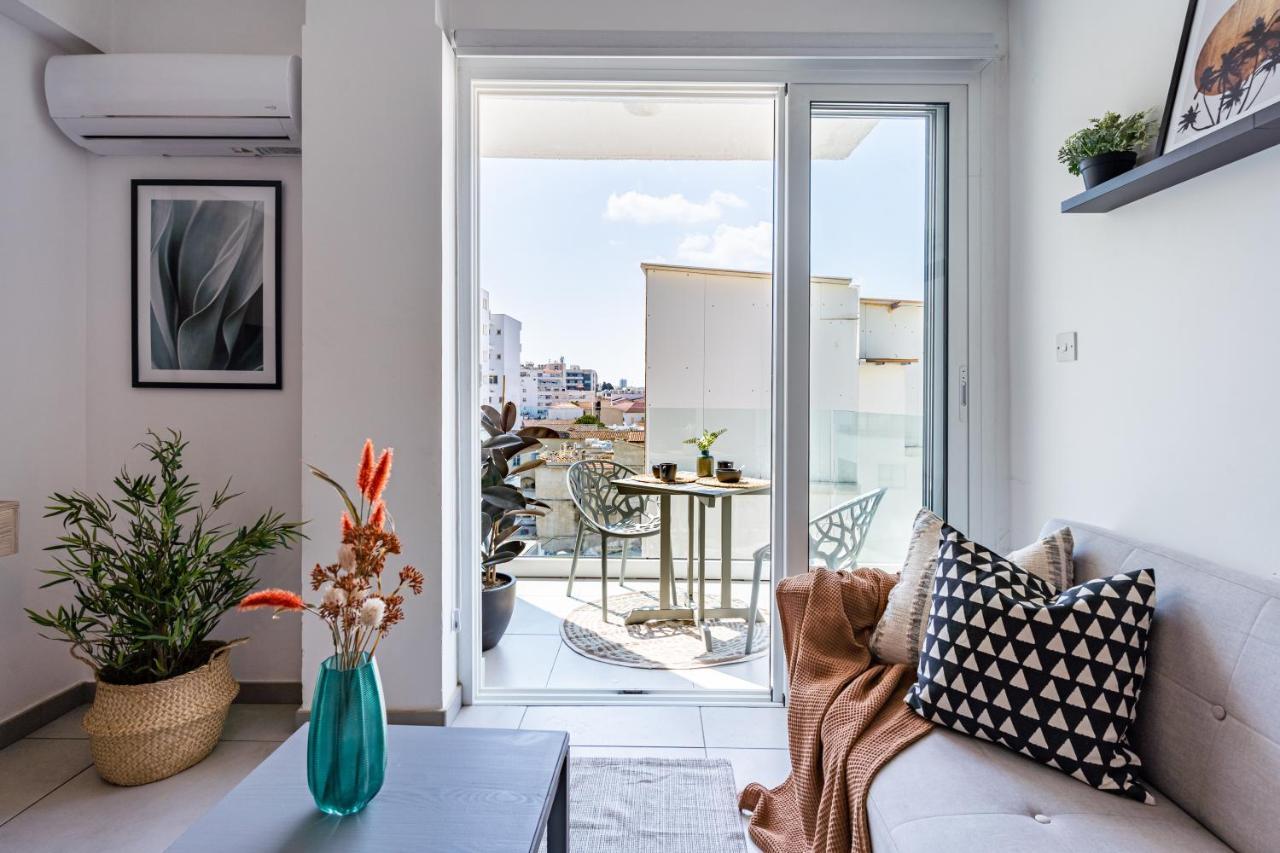 Made With Love 1-Br Apt By Finikoudes Beach Larnaca Exteriör bild