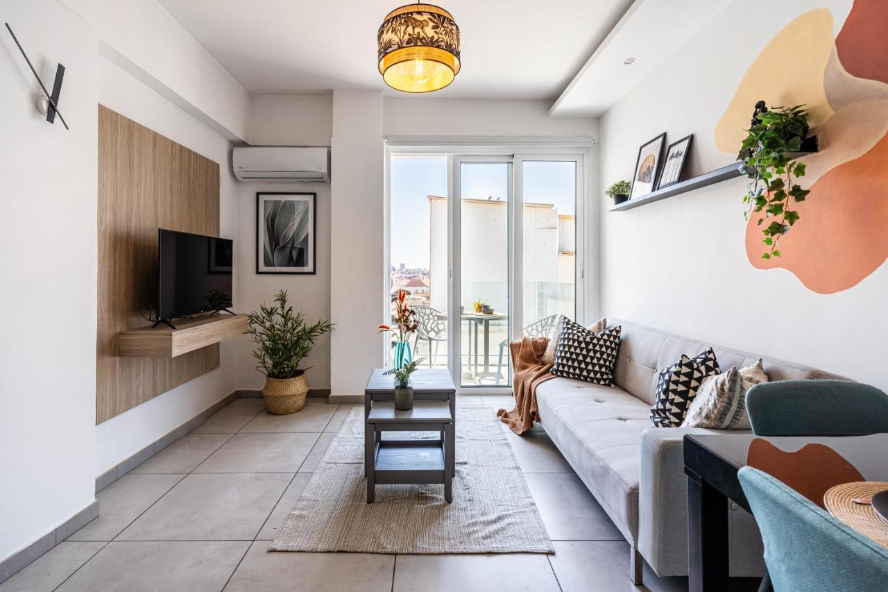 Made With Love 1-Br Apt By Finikoudes Beach Larnaca Exteriör bild